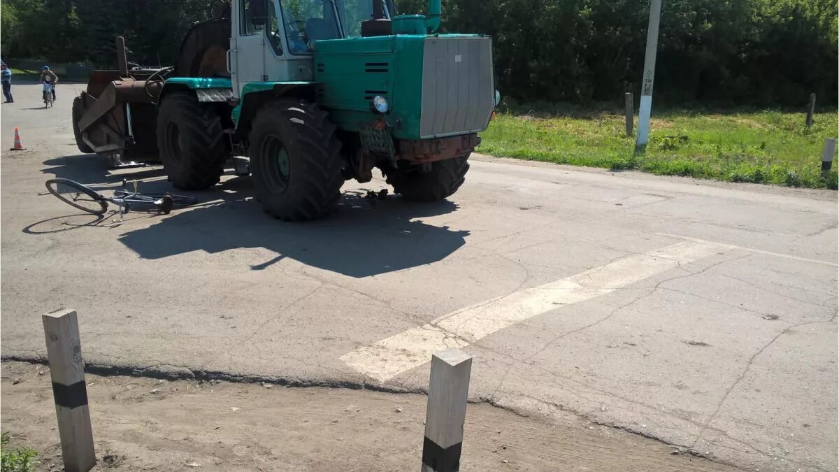 Тамбовские тракторы. Тамбовский трактор. Атм 5280 террион. Тамбовский тракторный завод. Мтз 6 трактор.