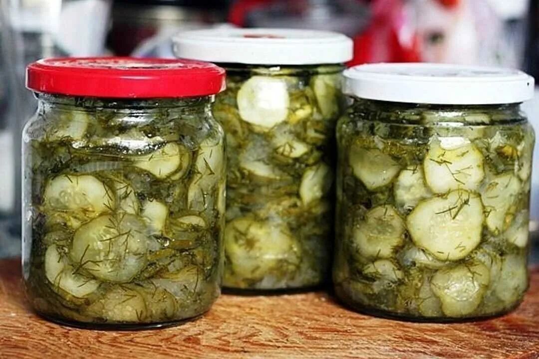 Стерилизация огурцов с луком на зиму. Салат нежинский из огурцов. салат нежинский из огурцов на зиму. салат из огурцов с луком &quot;нежинский&quot;.