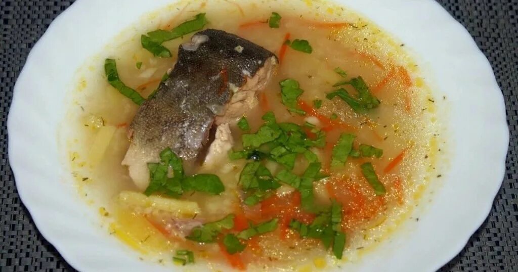 Рыбный суп с пшеном. Суп из головы и хвоста форели. Уха из форели с пшеном. Суп из форели с пшеном. Суп из форели с пшеном.