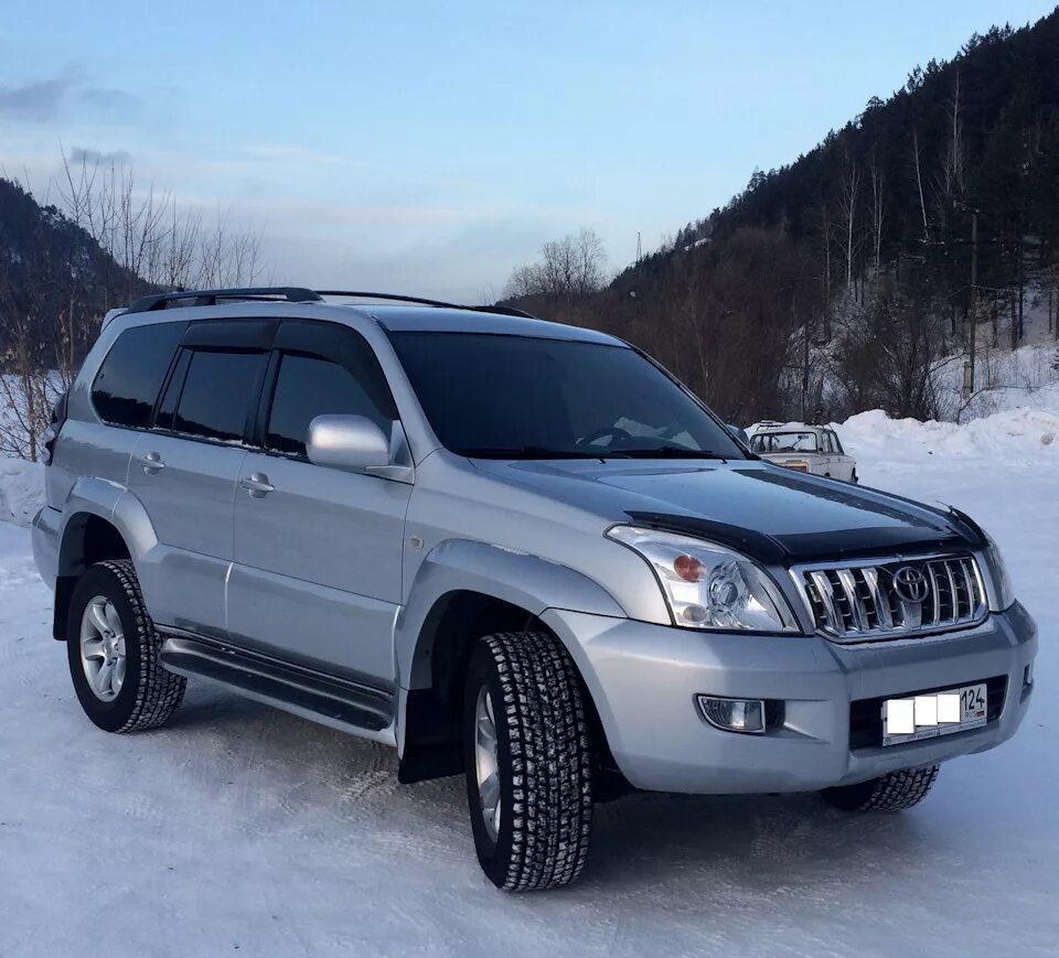 Купить прадо в новгороде. Тойота ленд Крузер Прадо 120. Toyota Land Cruiser Prado 120 2007. Тойота ленд Крузер Прадо 120 4.0. Toyota Land Cruiser Prado 2007.