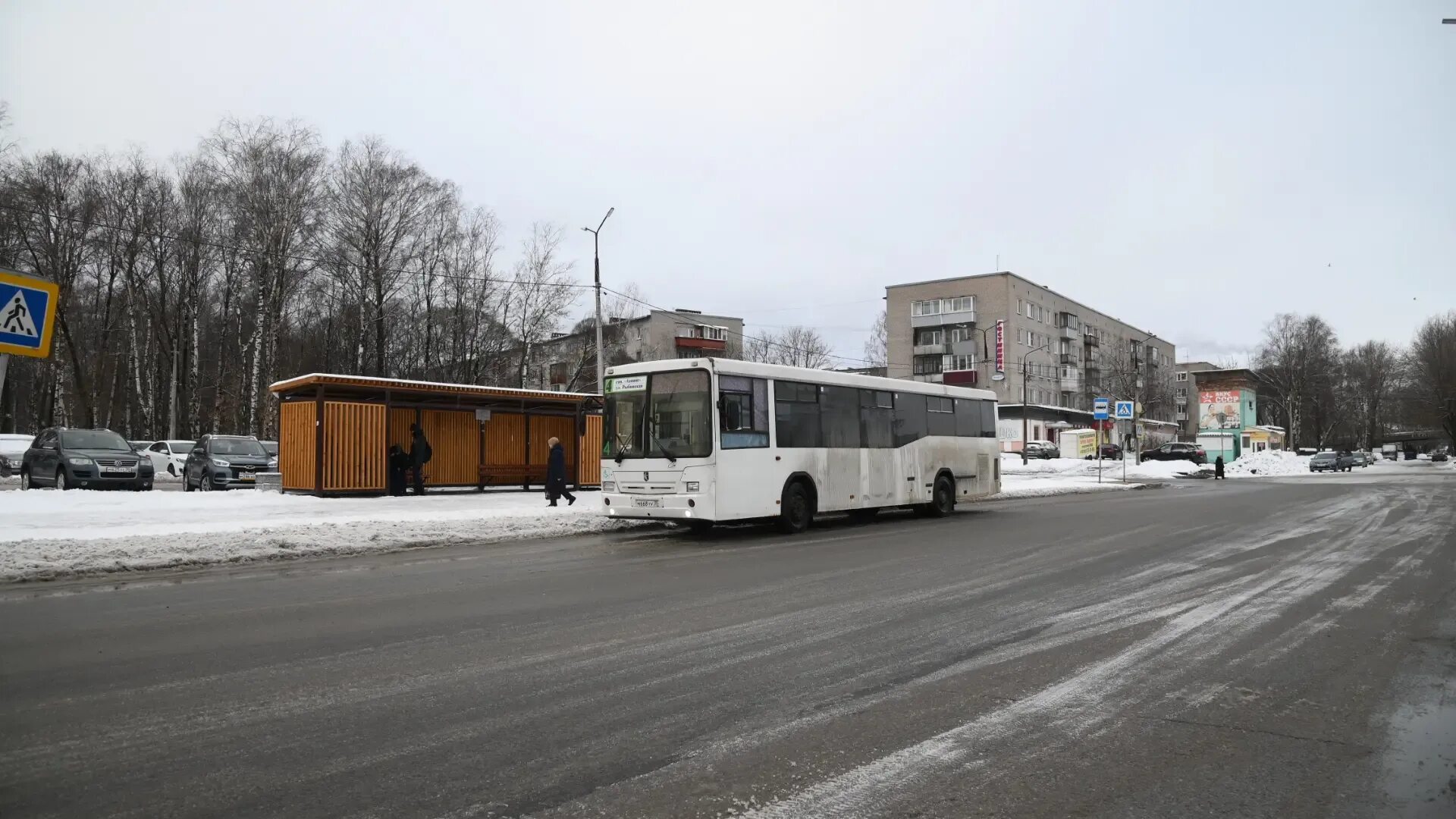 Новые автобусы. Автобус для детей. 32 Автобус Череповец. Череповец автобус зимой.