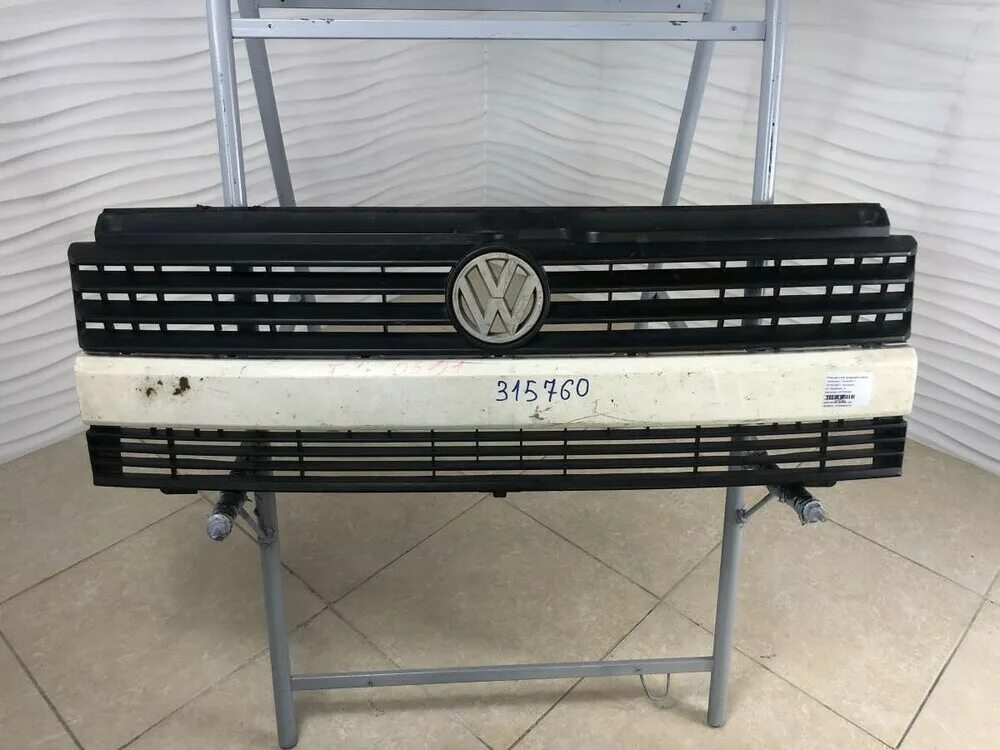 Решетка радиатора multivan t5. Решетка радиатора volkswagen t3. Решетка т. Решетка vw t4. Решëтка радиатора т4 1995 год.