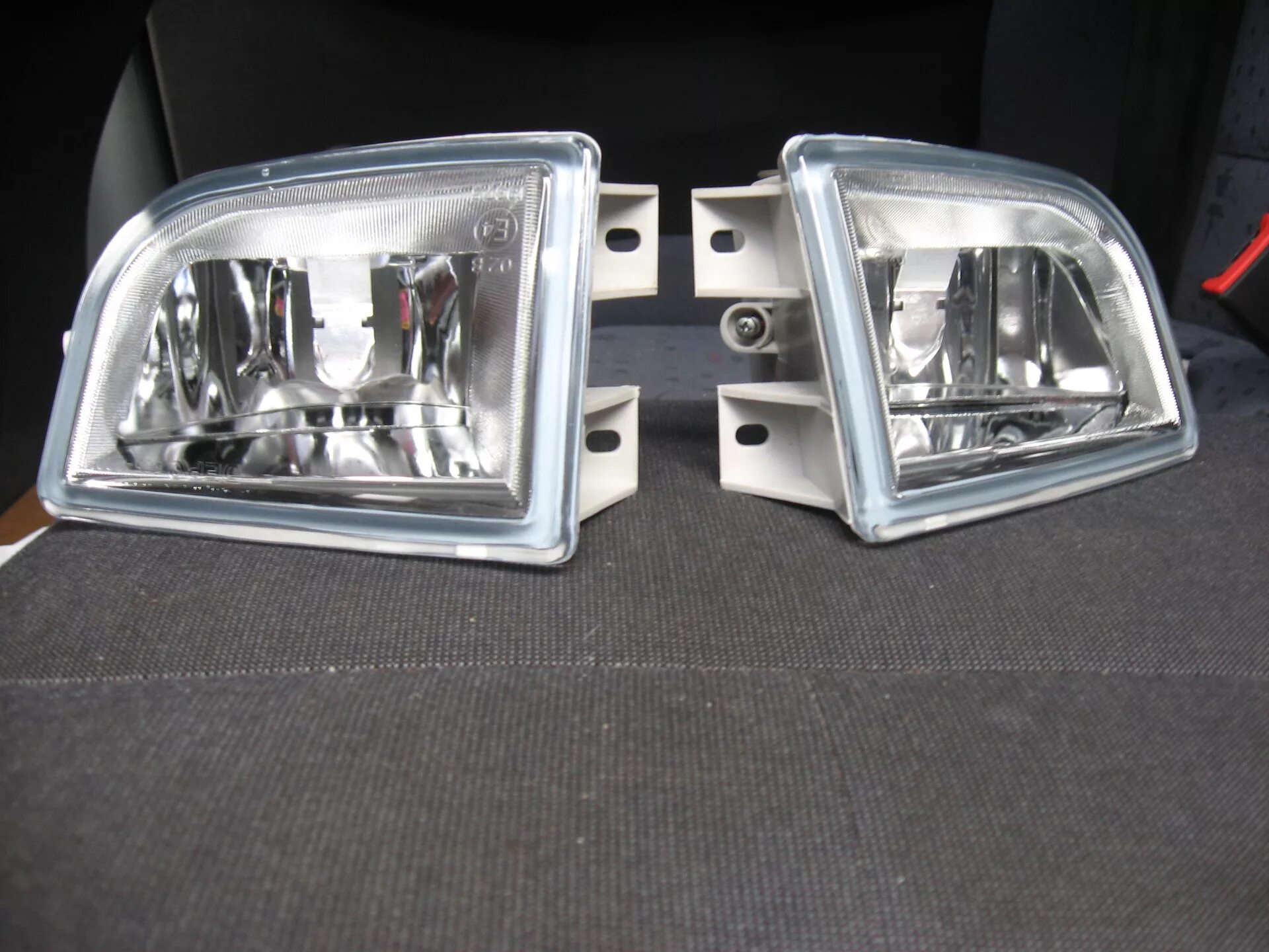 Противотуманка школа фабия 2. Реснички шкода фабия 2. Птф шкода фабия 1. Птф skoda fabia 2. Шкода фабия 2011 противотуманки.