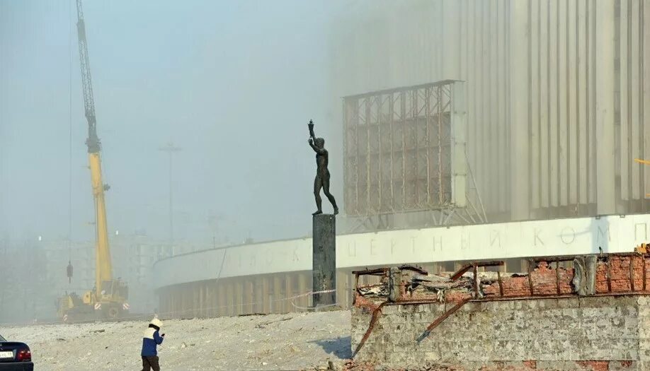обрушение стадиона при демонтаже. обрушение в санкт петербурге сегодня. обрушение скк в санкт петербурге. сск питер рухнул. санкт-петербург обрушился спортивный комплекс.