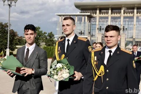 Выпускники академии