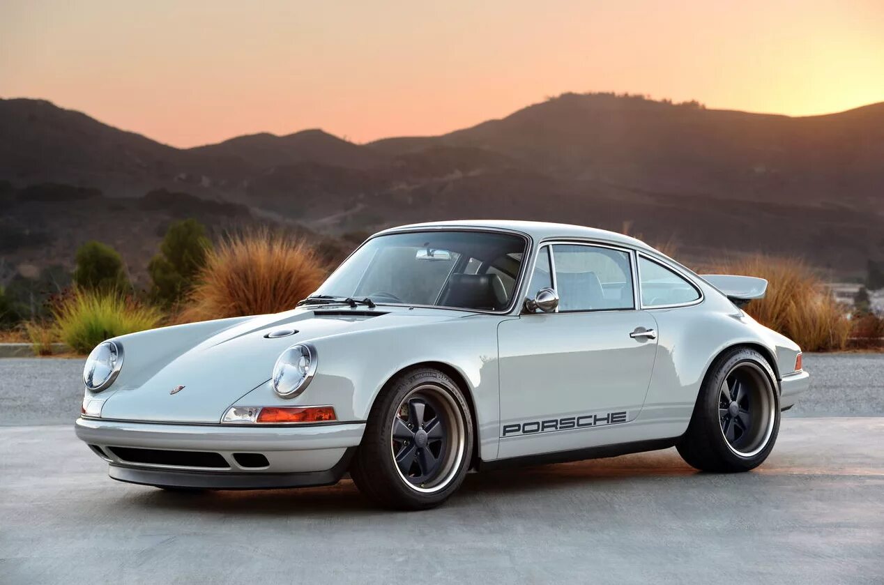 Porsche 911 singer dls. Porsche taycan темно зеленый. Порше сша. Porsche 911 1970. Porsche panamera gts.