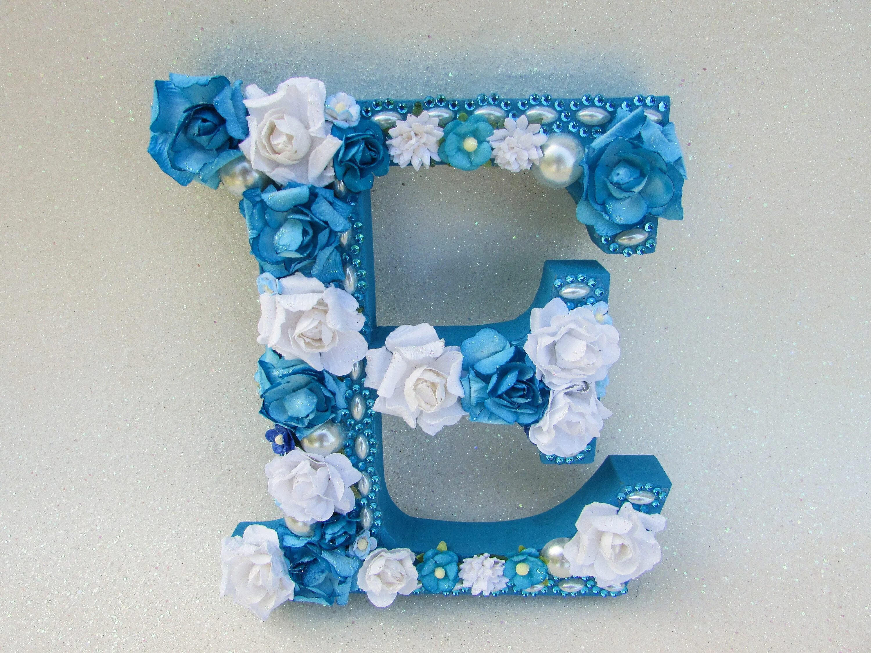 Вырезать объемные буквы своими руками. Поделка буква. Буква е поделка. Поделка буква. Буква е объемная поделка.