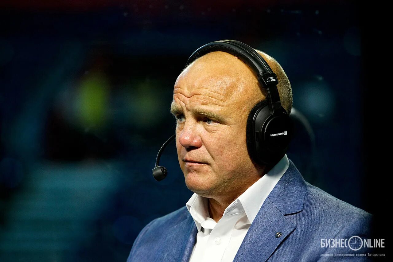 Жюри комментаторов. Комментаторы бст. Ведущий бст муратов. Ведущие спорта бст. Комментаторы бст.