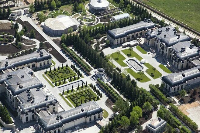 Sumptuous Moscow palaces appear on market for £ 70million Extravagant homes, Lux