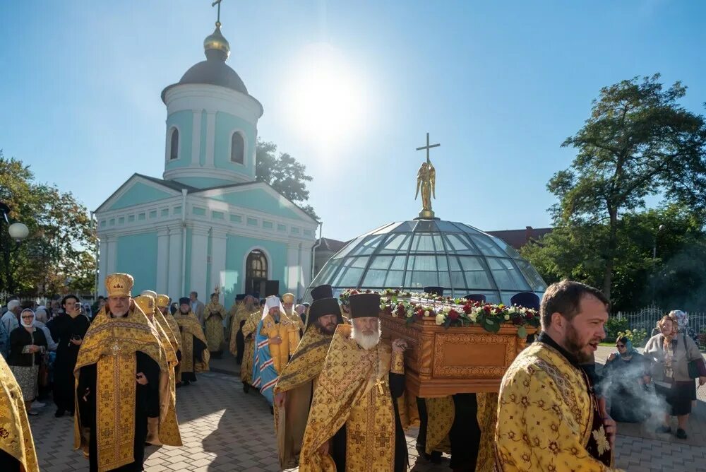 Святого белгородская область. Святой Иоасаф Белгородский. Храм св Иоасафа Белгородского США. Иоасаф Белгородский мощи храм.