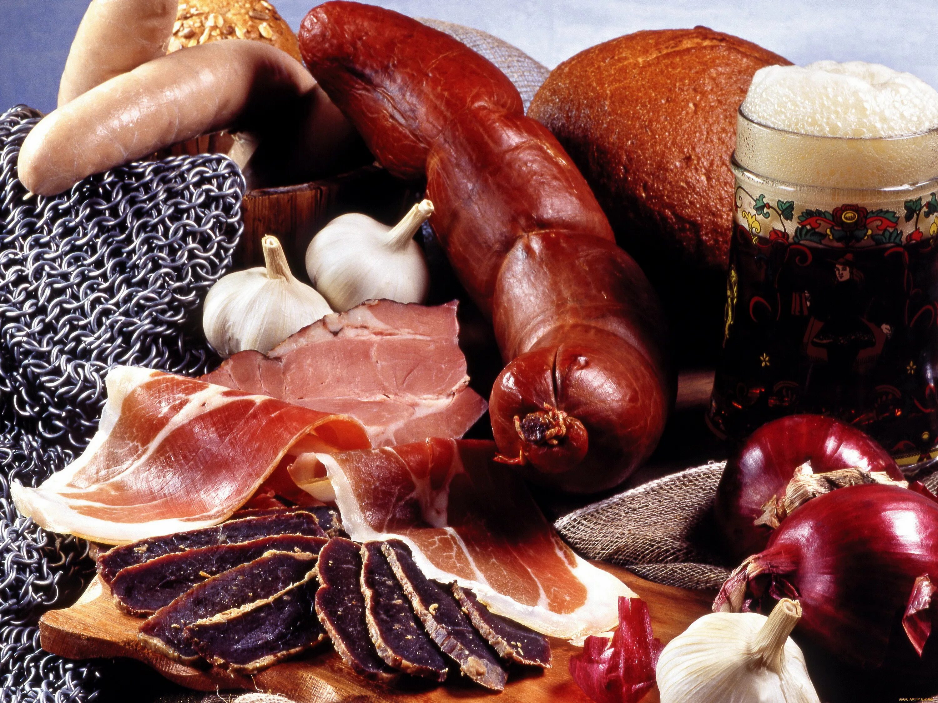 Мясо колбасы. Рыбные деликатесы. Деликатесы из конины. Рыба вяленая холодного копчения. Мясные деликатесы и полуфабрикаты.