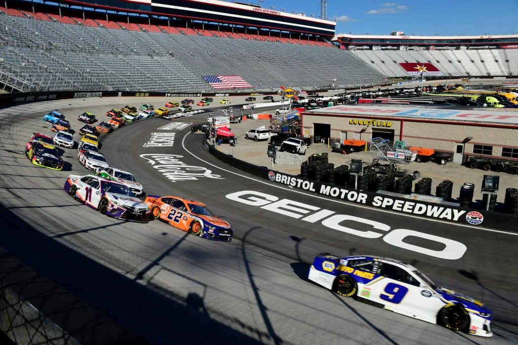 Круг наскар. Наскар Бристоль 2020. Бристоль трасса наскар. NASCAR Bristol Motor Speedway. Бристоль мотор спидвей.