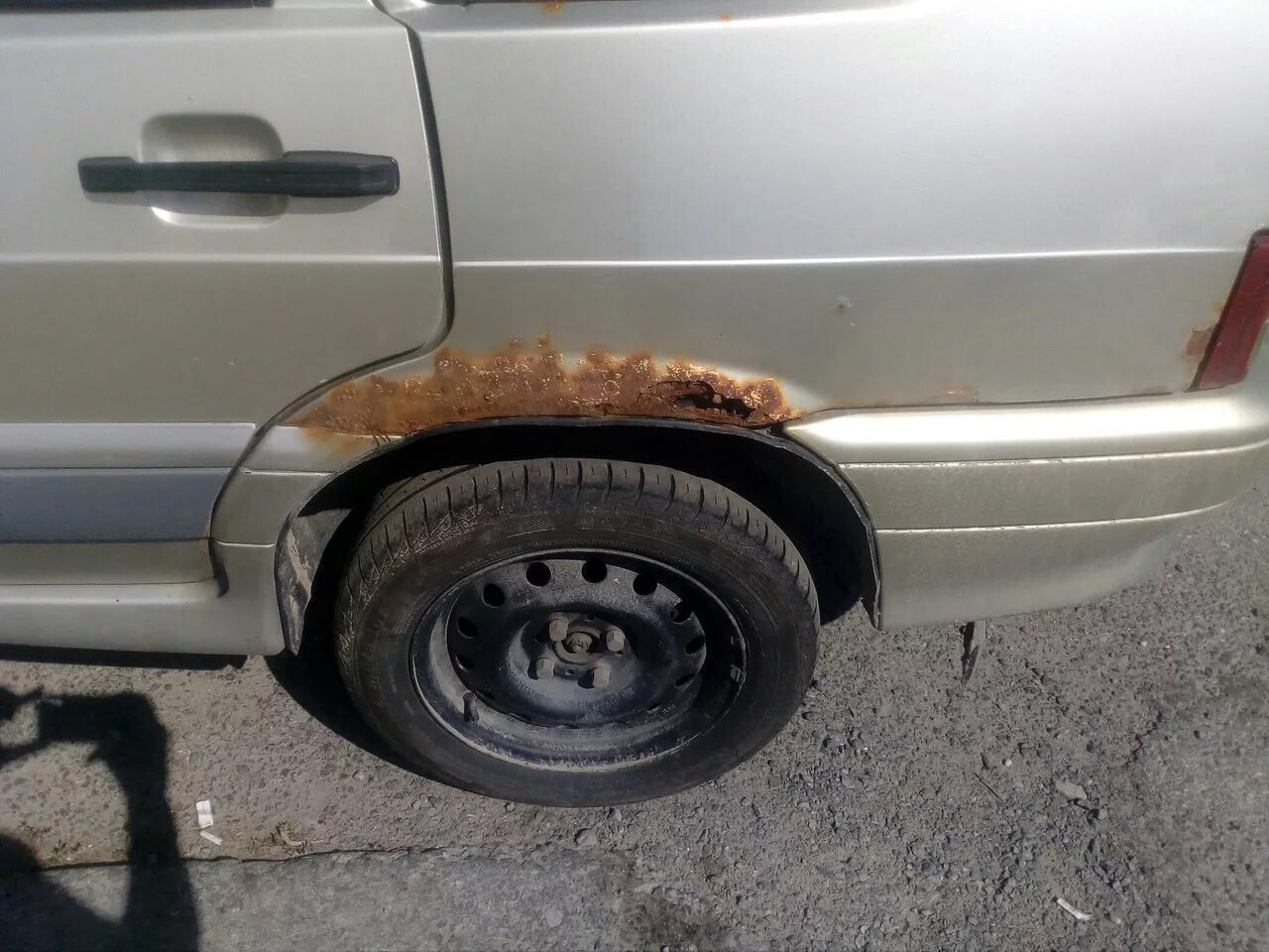 Лада 21099 бпан. Ржавая лада 21099. Убери ваз. Крепеж молдингов 2106. Ваз 2109 ржавая.