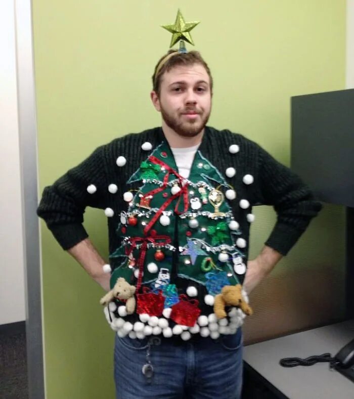 Информатика новый год. Смешные новогодние свитера. Новогодние свитера самые смешные. Свитер новогодний для программиста. Необычный новогодний свитер.