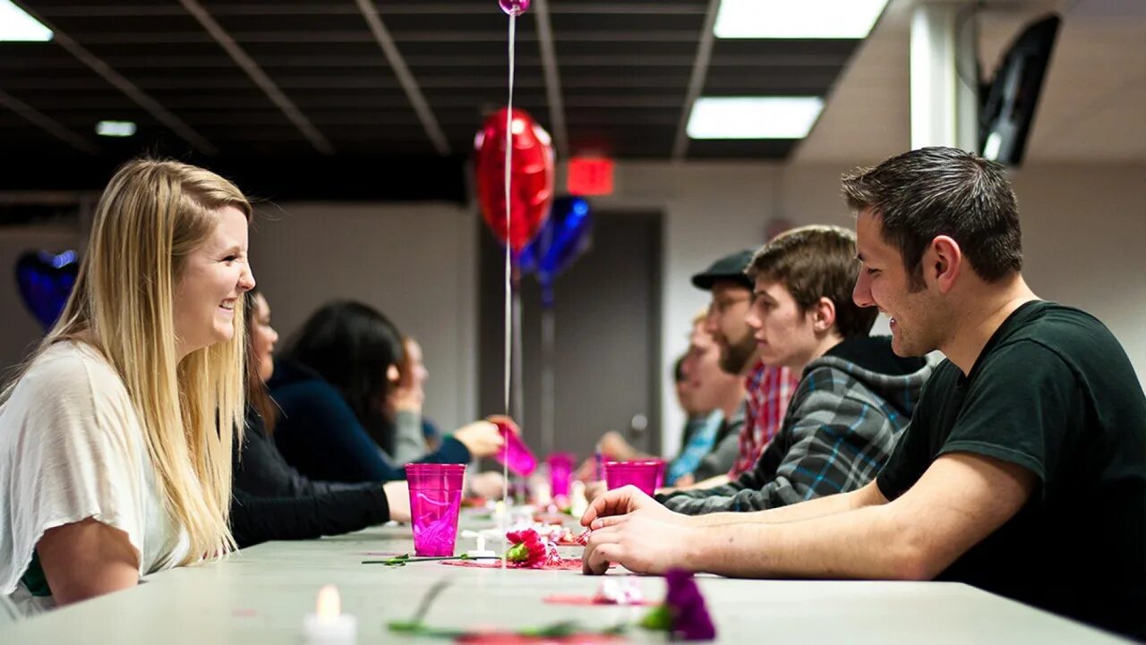 Самое простое знакомство. Быстрые свидания. Быстрые свидания Speed dating. Вечеринка быстрых свиданий.