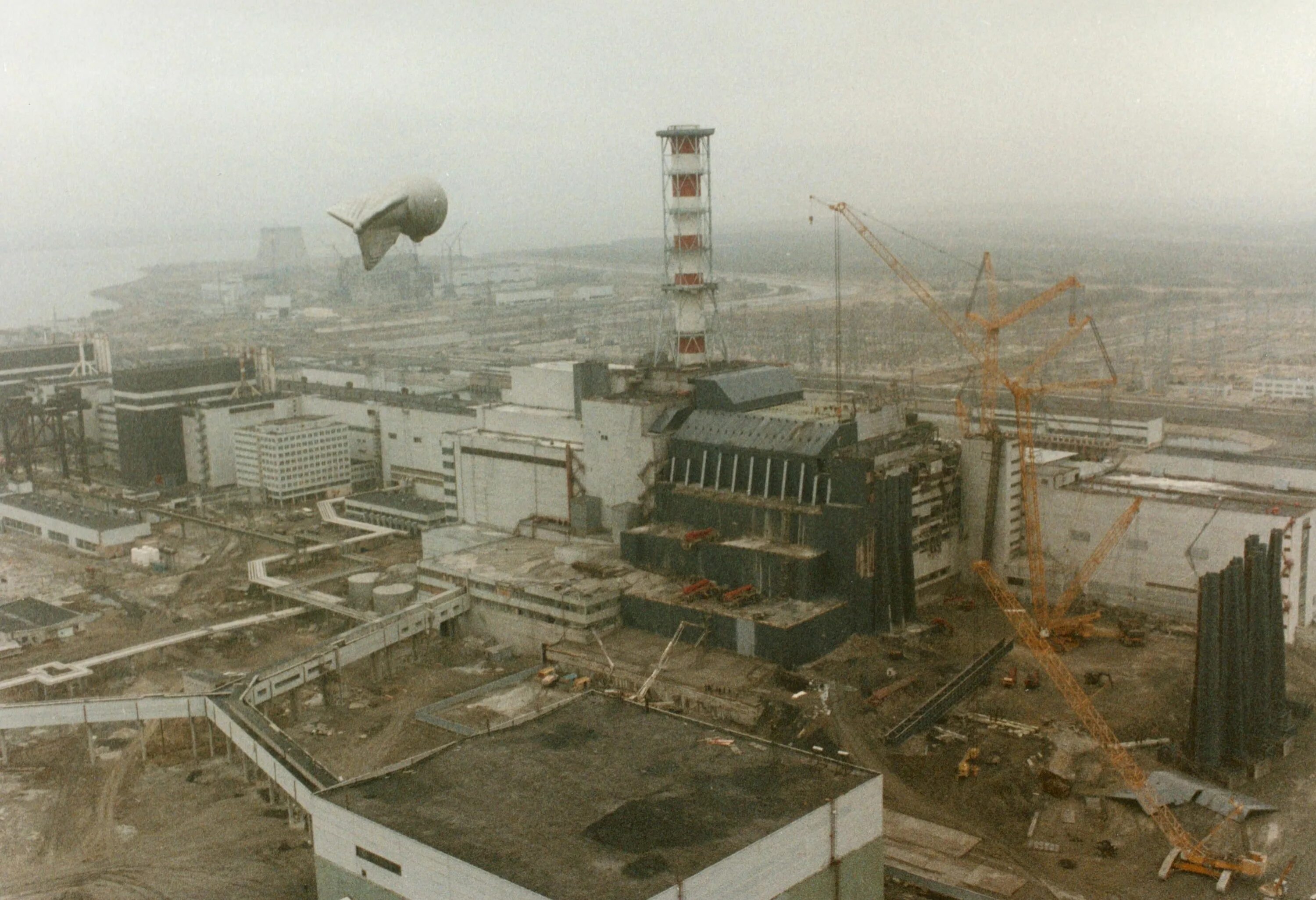 Chernobyl nuclear. Чернобыльская АЭС 1986. 4 Энергоблок ЧАЭС 1986. Разрушенный 4 энергоблок ЧАЭС. ЧАЭС 1986 26 апреля.