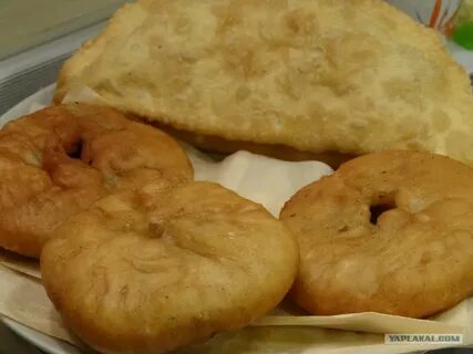 На тарелке 10 пирожков 2 с мясом