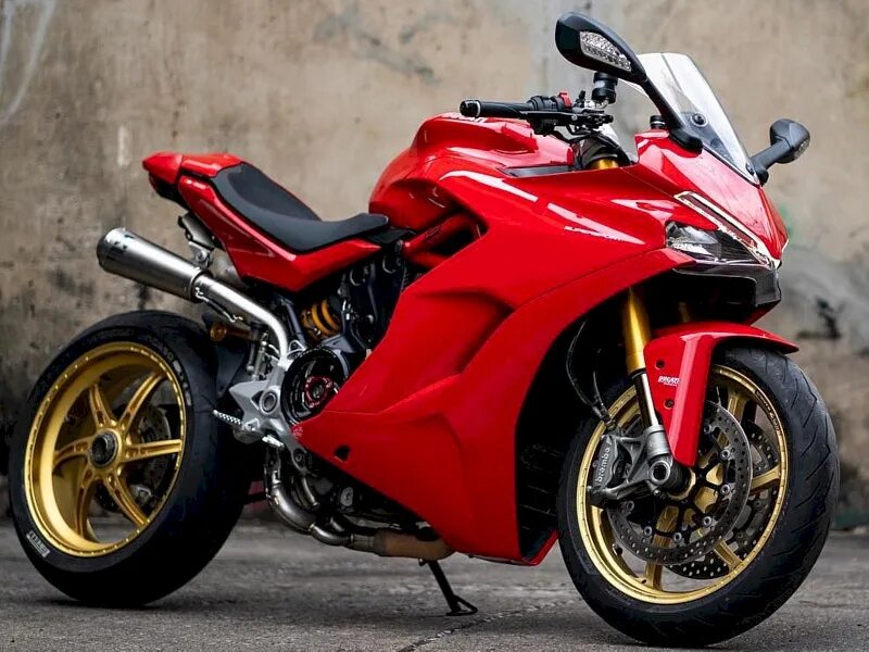 Super sport купить. Мотоциклы Дукати Суперспорт. Ducati Supersport 939. Дукати мотоцикл супер спорт. Дукати супер спорт 2021.