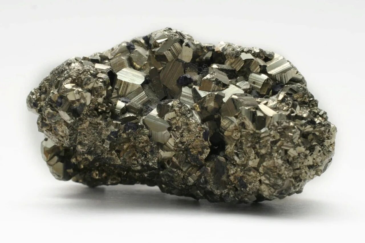 Какие минералы образуют железо в природе. Iron Pyrite. Железо. Железо металл. Чистое железо.