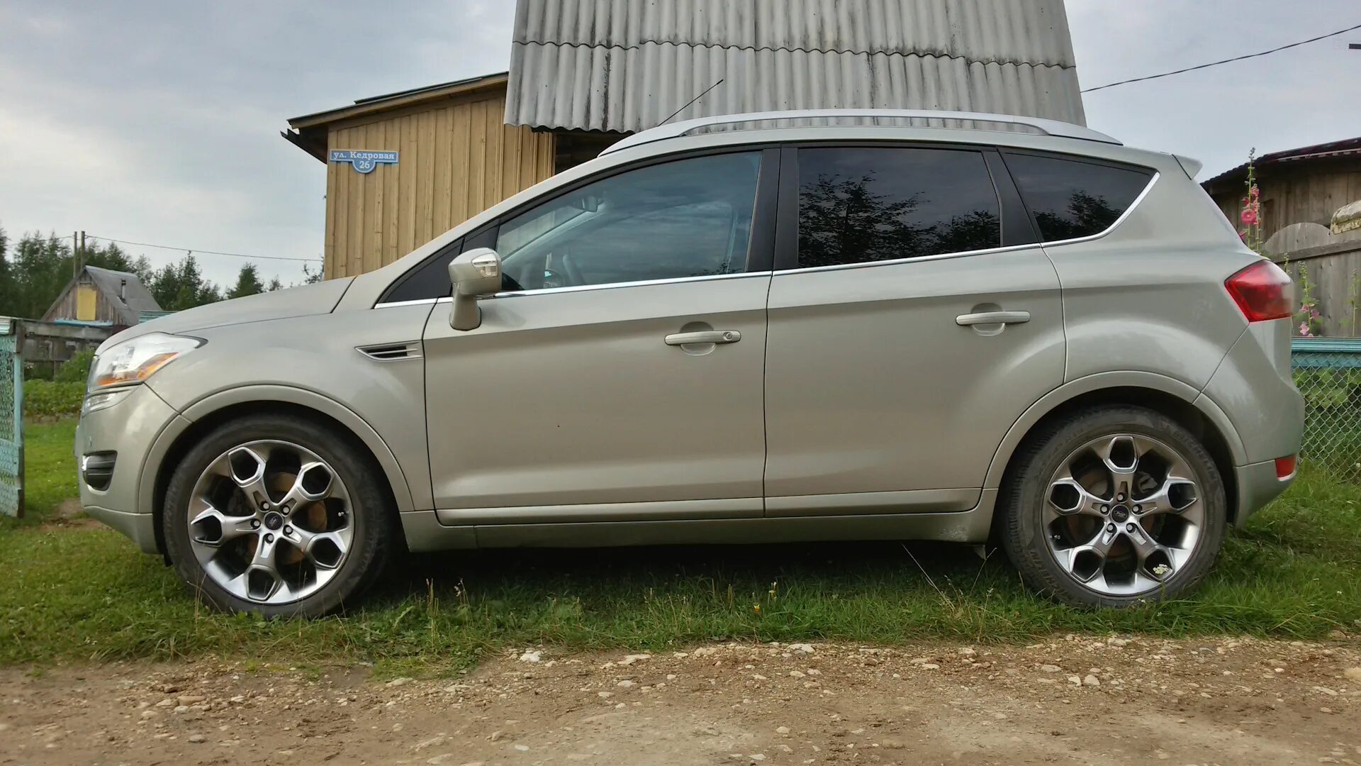 Куга 2.5 турбо. Форд Куга 2.5 турбо. Ford Kuga 1 r19. Диски Ford Kuga 2. Форд Куга1.5 турбо.