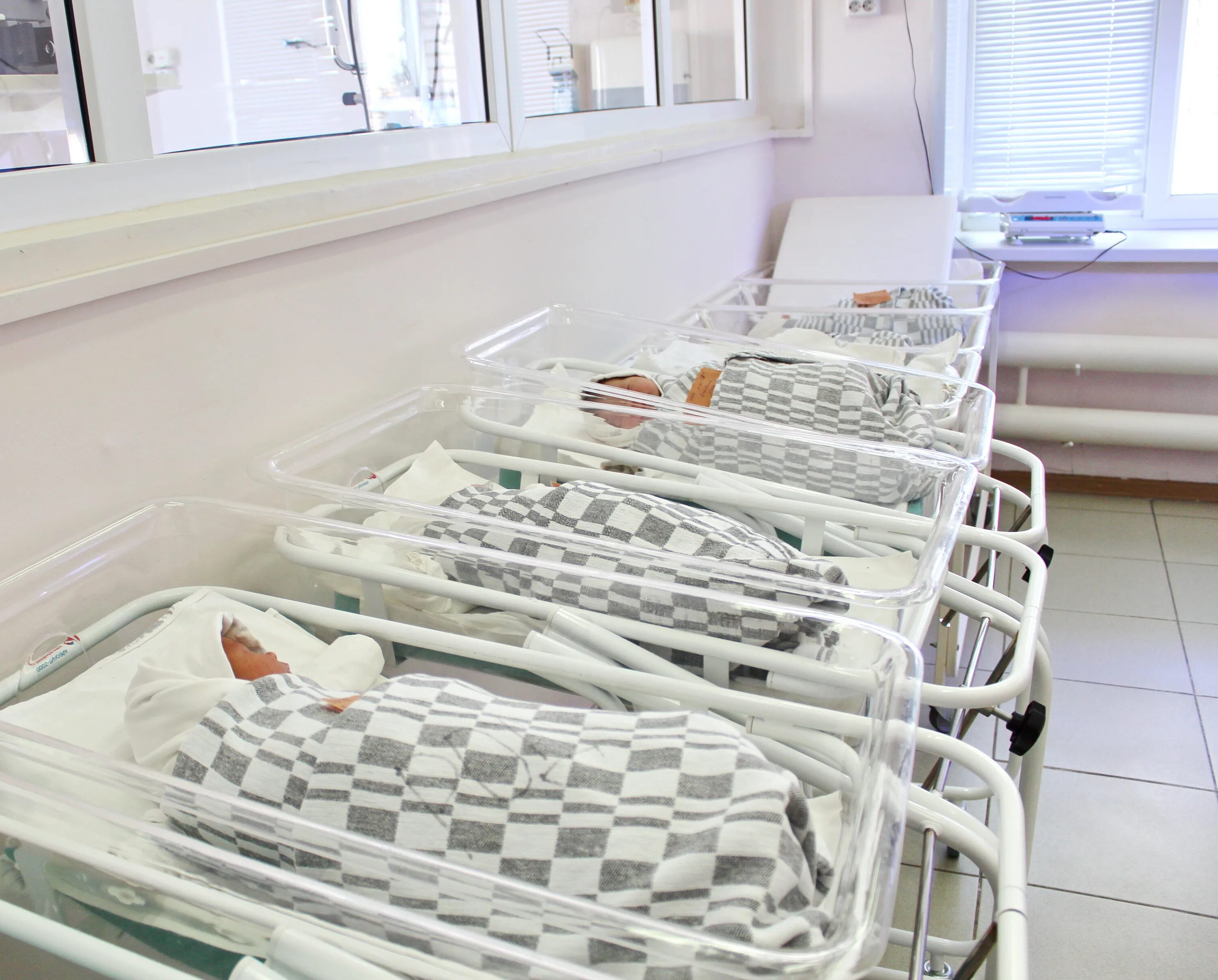 Нация чуваши. 5 апреля день неонатолога. Альгешевская фабрика паха когда закрылась. Чувашские украшения. Древняя русь мать с детьми.