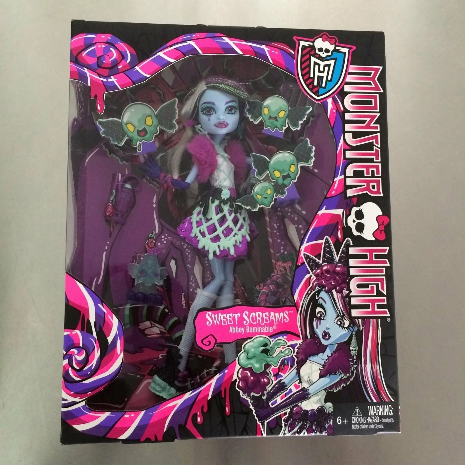 Куклы monster high в коробке. Монстер хай фрэнки классрум кукла. Монстер хай коробка. Твайла монстер хай кукла базовая. Куклы монстер хай шапито.