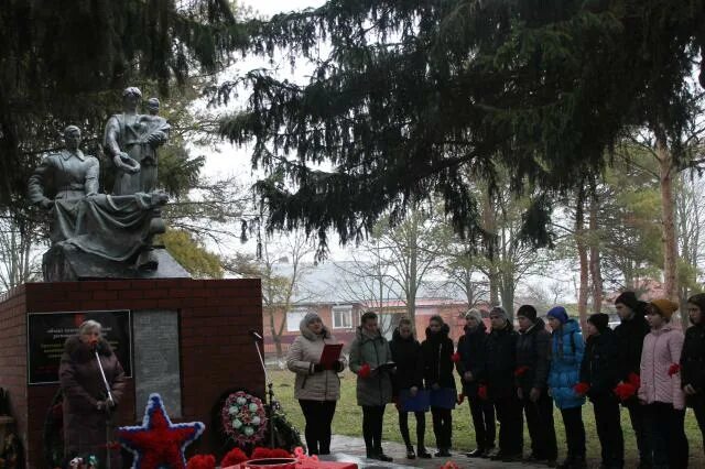 Обелиск станица Дядьковская. Станица Дядьковская Кореновский район. Памятники станицы Дядьковской. Дядьковская станица краснодарский край