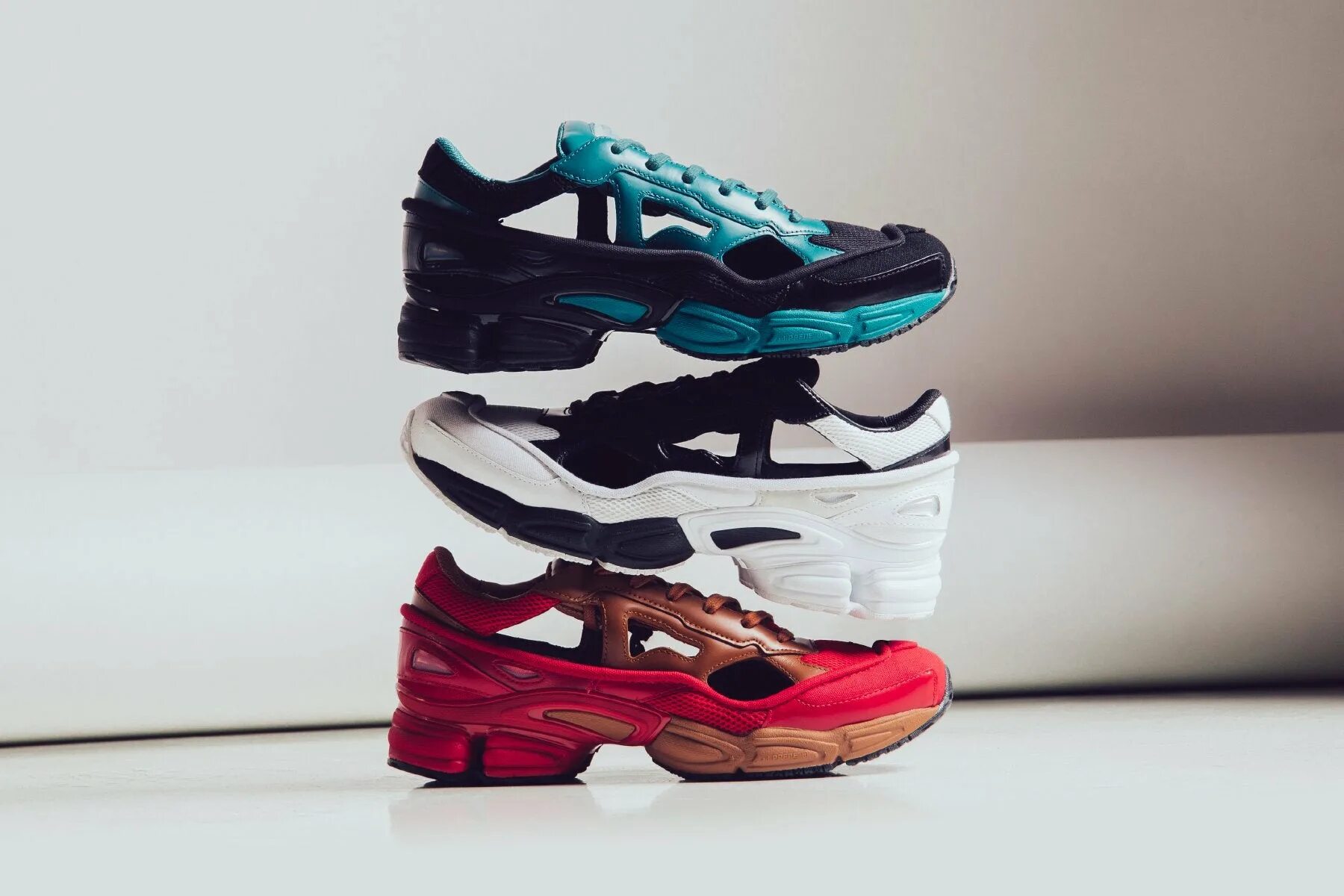 Adidas Raf Simons Ozweego. Adidas Raf Simons Replicant. Adidas Raf Simons Ozweego Replicant. Adidas Ozweego White Red.