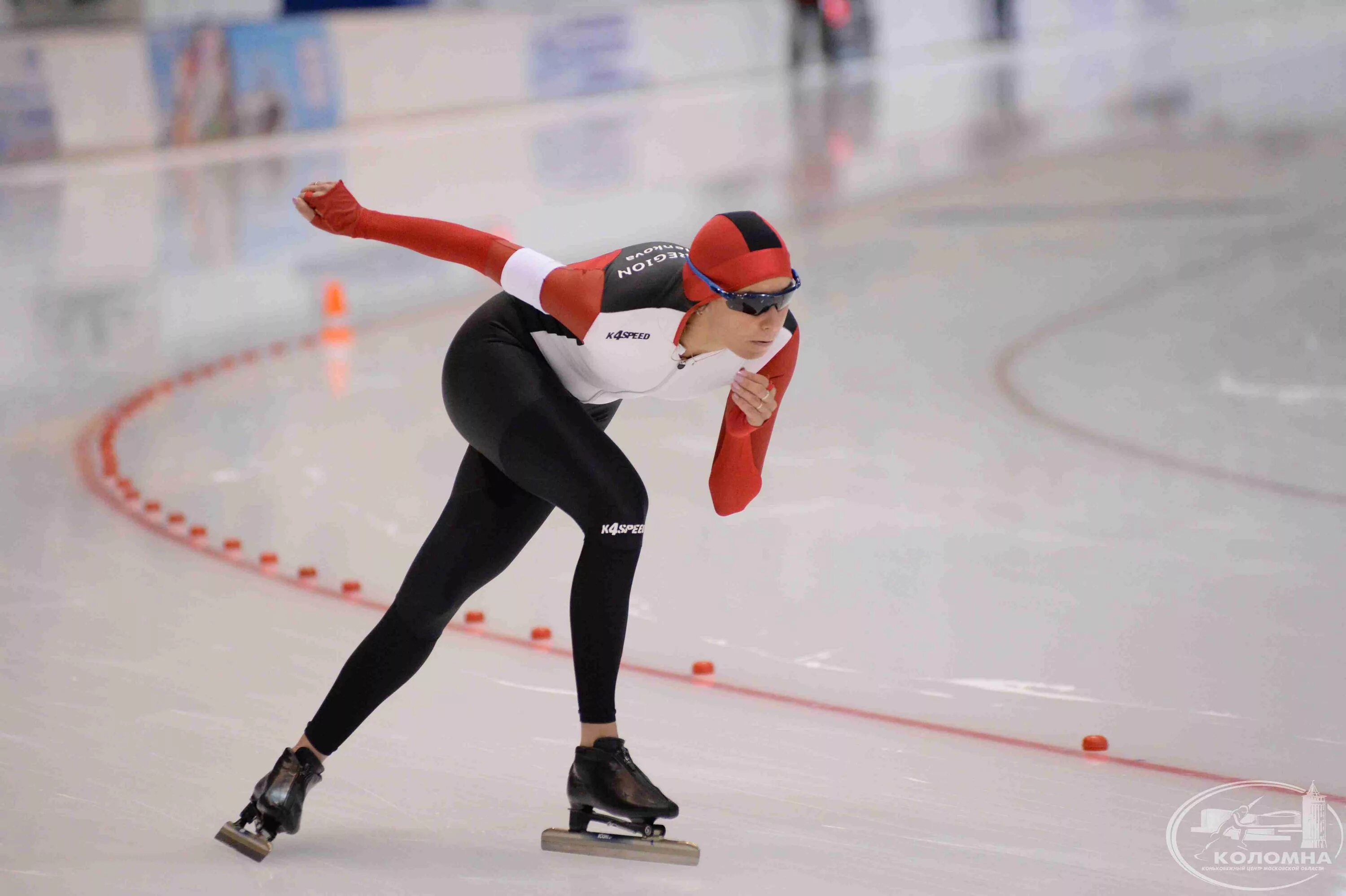 Екатерина шихова конькобежный спорт. Каролина эрбанова. Конькобежные спортсменки. Конькобежца сергея буянова. Елизавета казелина конькобежный.