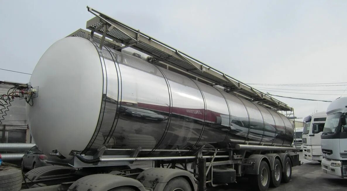 Полуприцеп нефтевоз граз. Контейнера-цистерны цтг-40/0,45. Емкость 100 кубов. Полуприцеп-цистерна sf3328 (светлые нп, 28м3, 4 отс. Производитель цистерн.