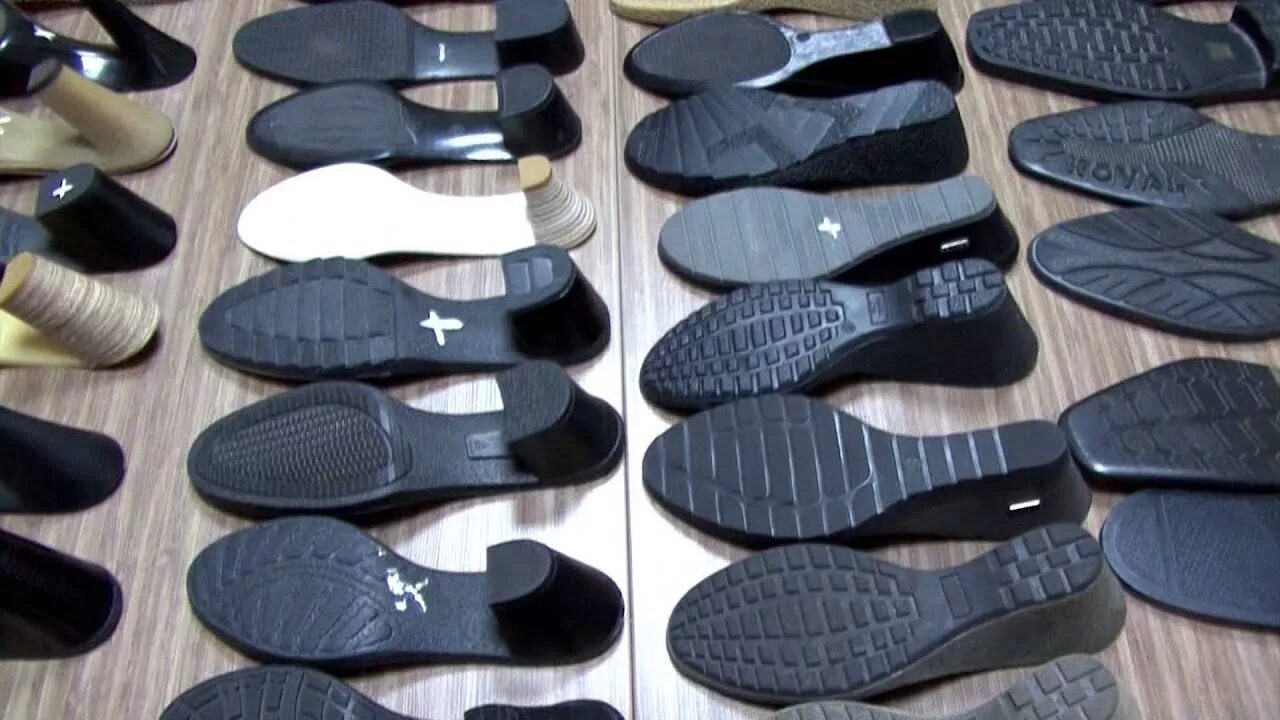 Подошва для ботинок ремонтная nf 247. Замена подошвы на зимних сапогах. Где поменять подошву. Набойки для обуви. Замена подошвы.