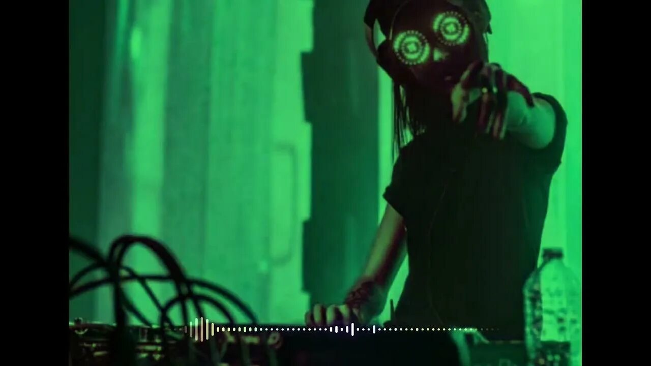 Rezz give in to you. Rezz канадский диджей. rezz and deadmau5. rezz art. rezz glasses.