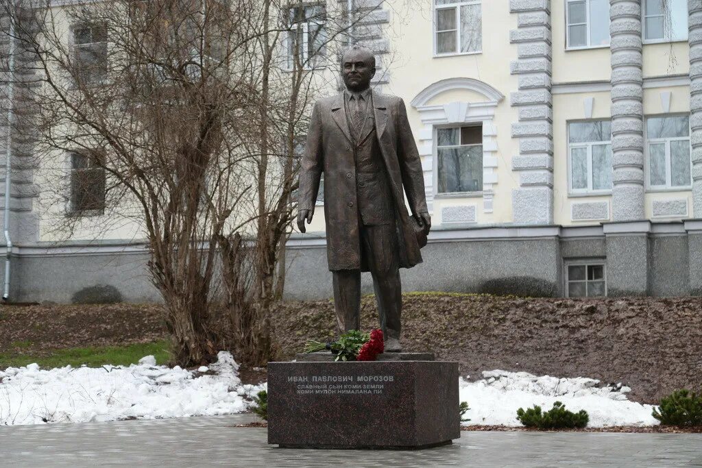 Морозову ивану васильевичу. Памятник гудовичу анапа. памятник ивану гудовичу.
