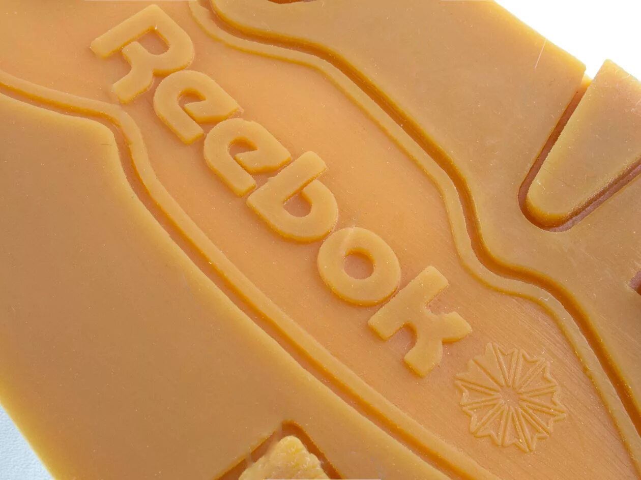 Рибок как отличить подделку. Рибок фальшивка. reebok необычный логотип.