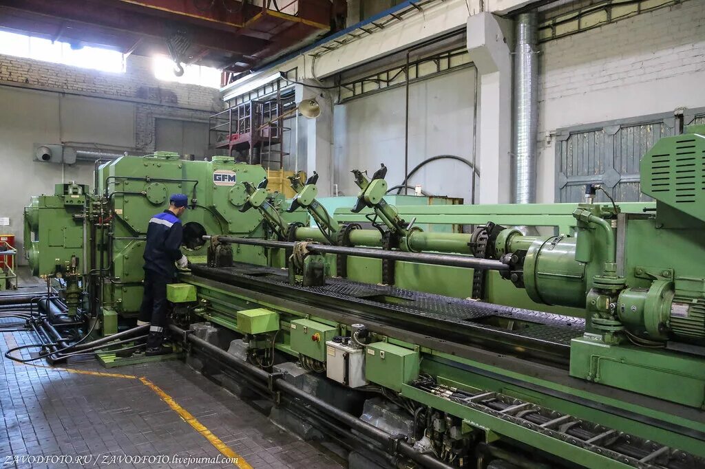 Радиальная машина. Машина центробежного литья 553-2. 2 литмаш изложница. Центробежное литьё на горизонтальных машинах. Галтовочный роторная машина otec element cf 1 x 50 wet.