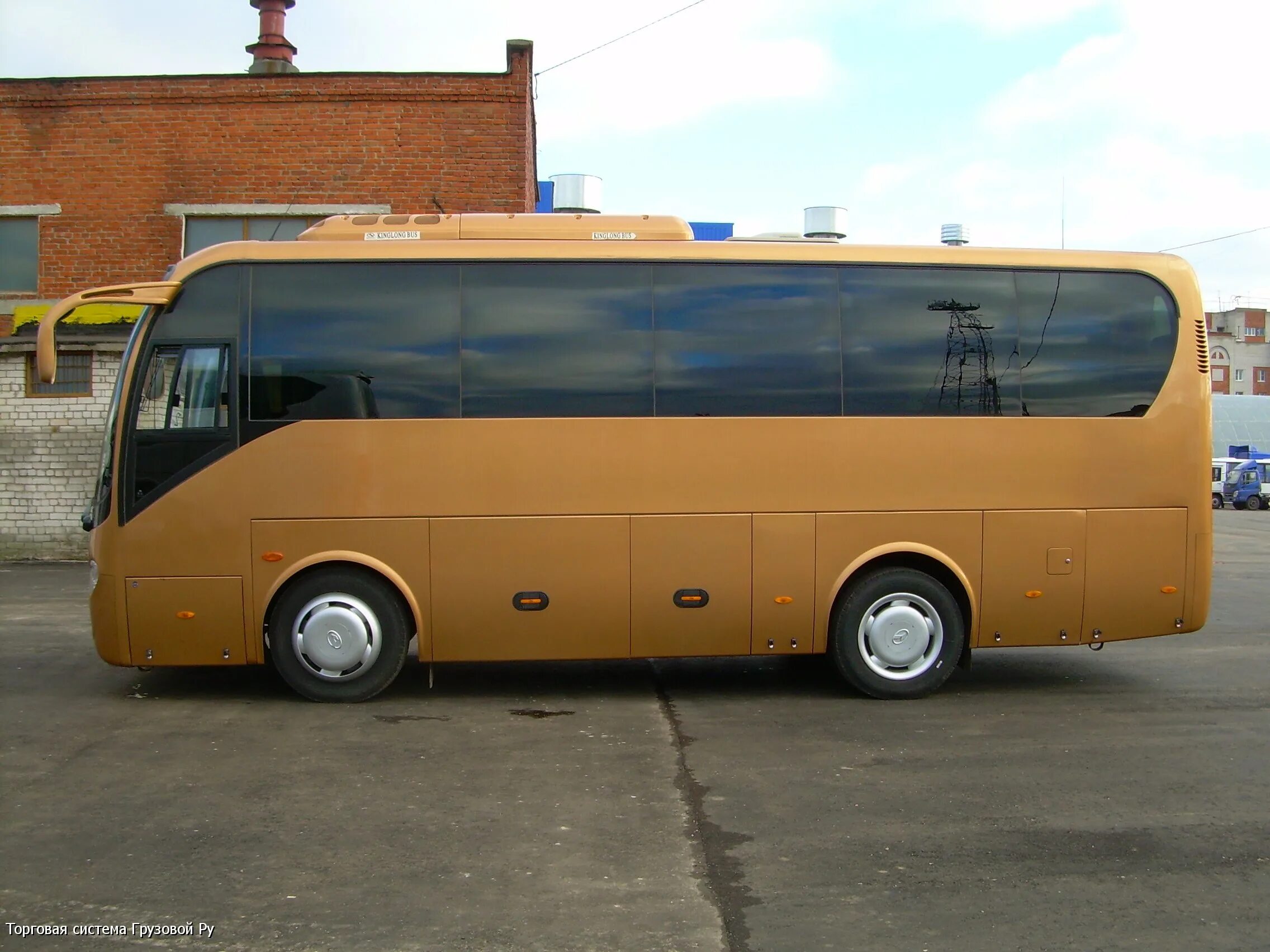 Авито автобус купить б у. King long xmq6800. Кинг Лонг 6800. King long 6900. King long xmq6129y серый.
