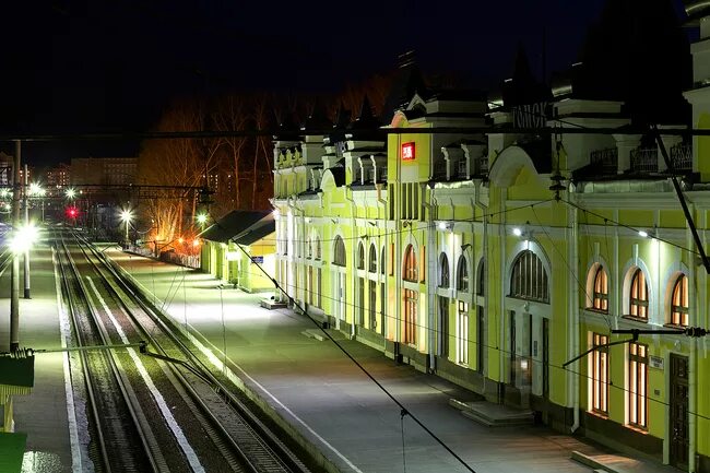 Вокзал г томск. Железнодорожный вокзал Томск. Станция Томск 1. Железнодорожная станция Томск. Город Томск вокзал.