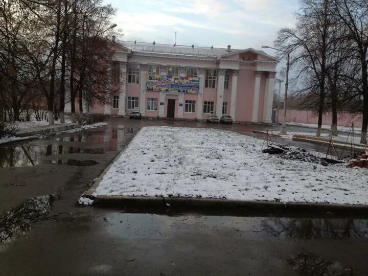 Стадион гастелло. Стадион имени Гастелло в Уфе. Дворец Гастелло Уфа. Гастелло улица в Уфе. Стадион Гастелло Уфа парк.