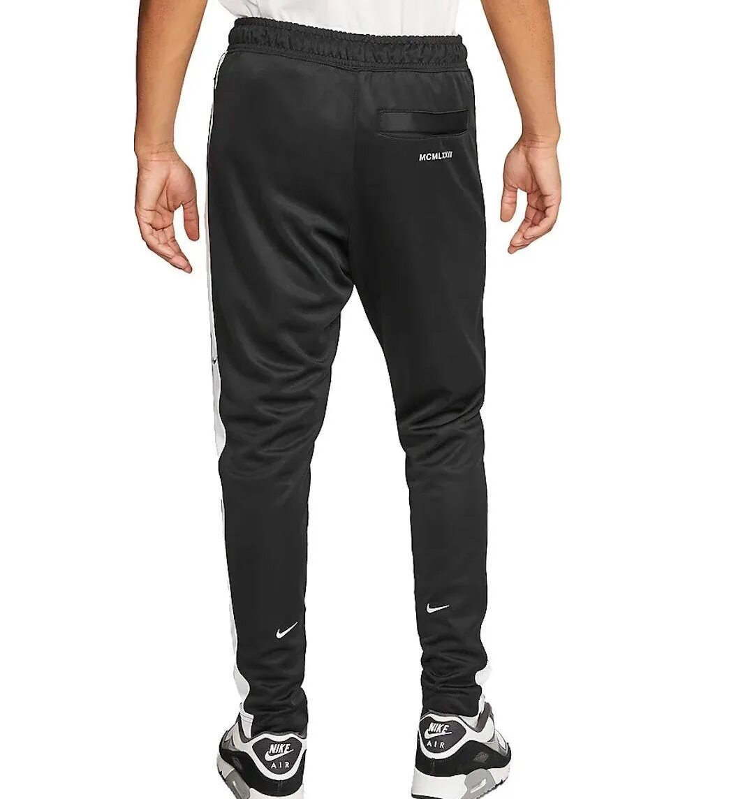 Штаны найк Swoosh. Nike Sportswear Swoosh штаны. Nike Swoosh Pants штаны. Брюки Nike Nike Sportswear Swoosh.