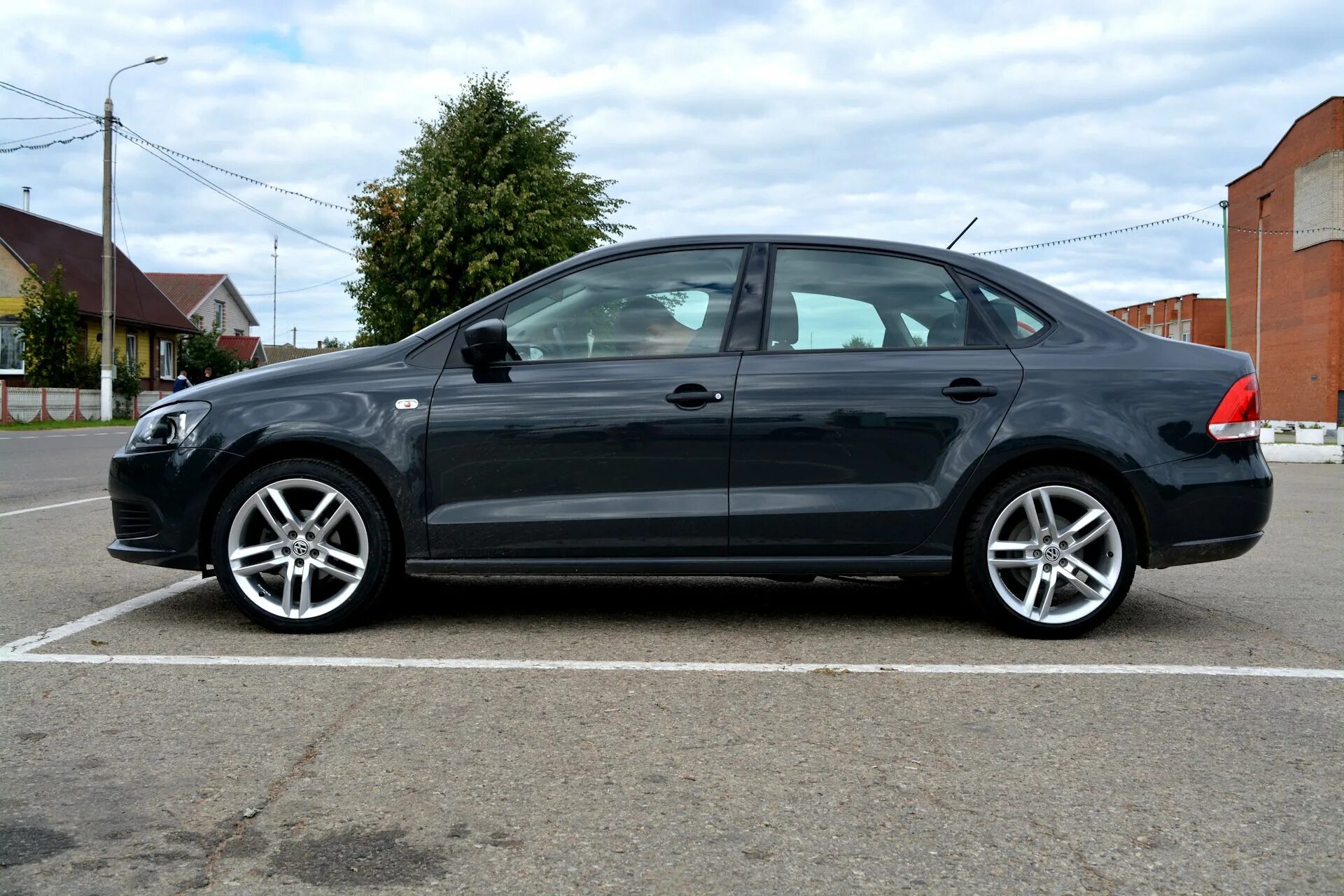 Диски р15 на поло седан. Volkswagen polo диски r16. Литые диски polo. Vw polo sedan r15. Лс 540 на поло седан.