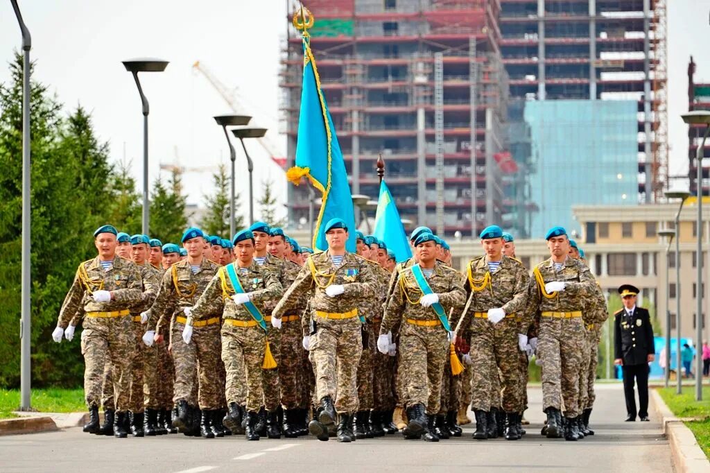 День защитника Отечества Казахстан. С днём Казахстанской армии 7 мая. 7 Мамыр день защитника Отечества в Казахстане. Фон армия Казахстана. 7 мая праздник в казахстане