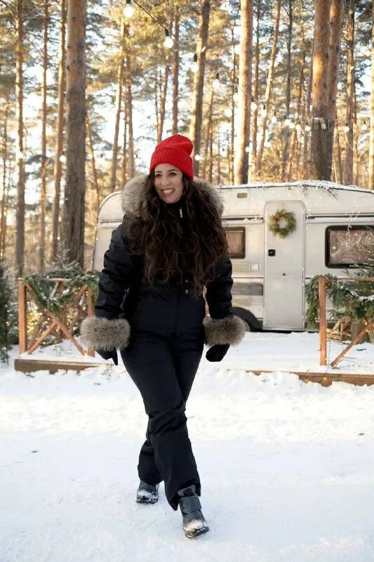 Walk of shame бренд. Neighborhood woman. Walk одежда. Bella bond. Walk одежда.