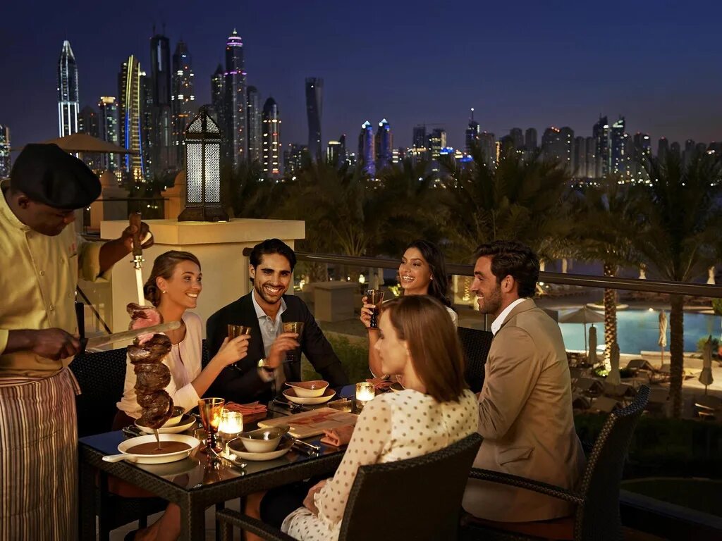 Ресторан с видом дубай. Fairmont the Palm 5* (Дубаи-Джумейра Палм). Ресторан Нурсет Дубай. Paitay ресторан Дубай. Фаирмонт отель Абу Даби.