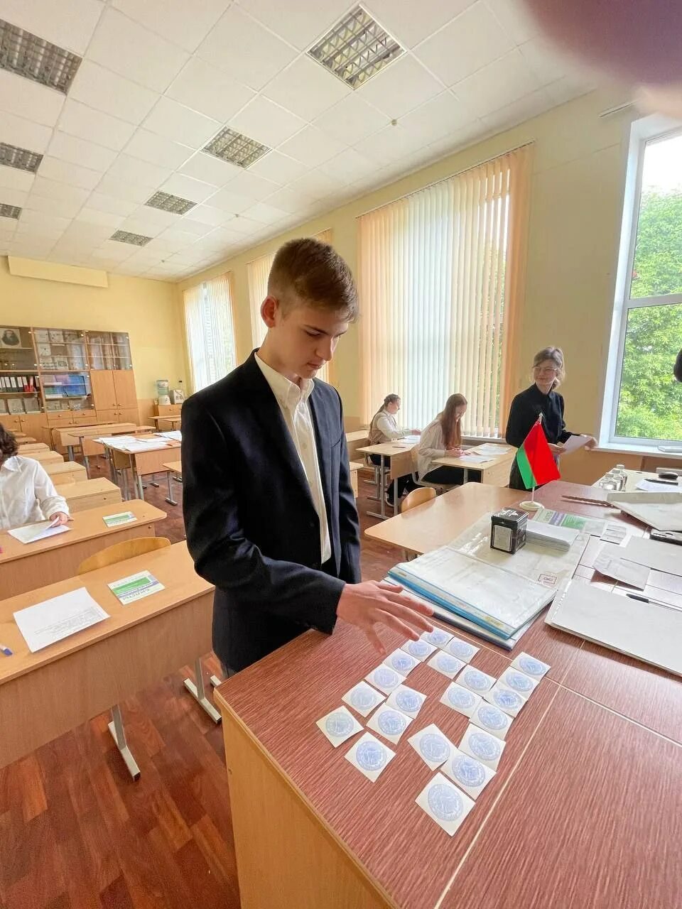 Экзамены в школе. Экзамены в 9 классе в 2023. Экзамен в 9 классе Беларусь. С успешной сдачей экзамена.