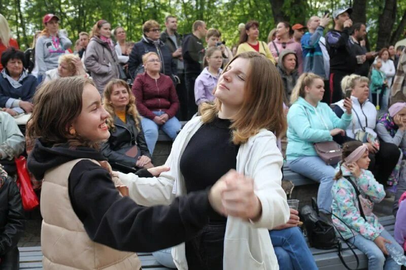 Сергей стадлер. Оркестр народных инструментов нижнекамск. Оркестр народных инструментов. Блестящее выступление ученого на публичном собрании академии в 1749. Народные инструменты якутии.