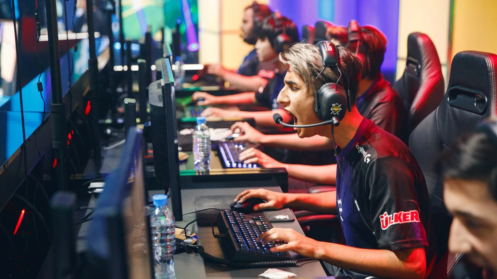 Киберспортивные игры в россии. Компьютерные турниры. Фон для киберспорта. Киберспорт. Компьютерные турниры.