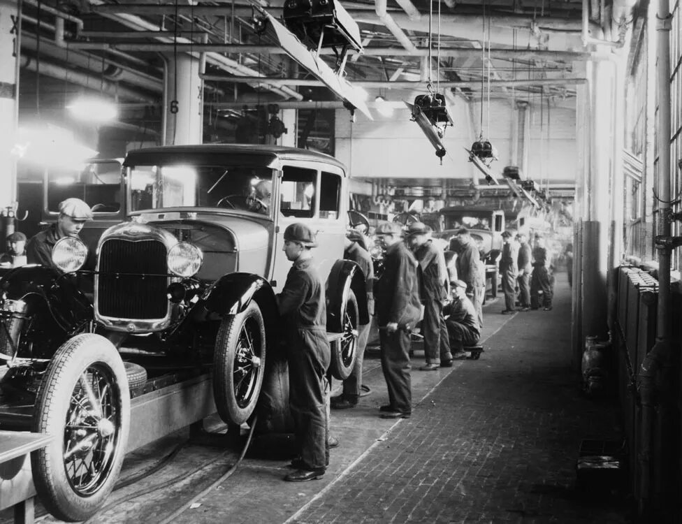 2 первое производство этого. Завод Форда в США В 20е годы 20 века.
