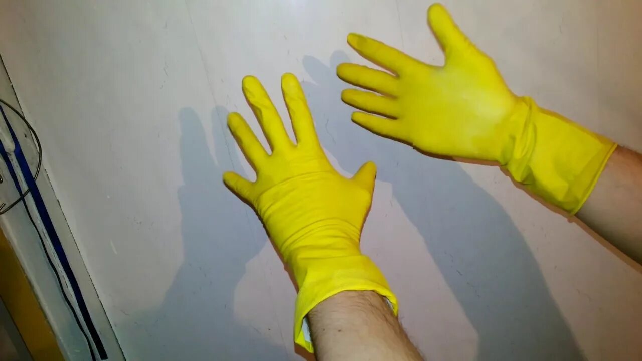 Эксперименты с резиновыми перчатками. Надутые резиновые перчатки. Поделки из резиновых перчаток. Перчатки резиновые надуть. Резиновые перчатки после использования