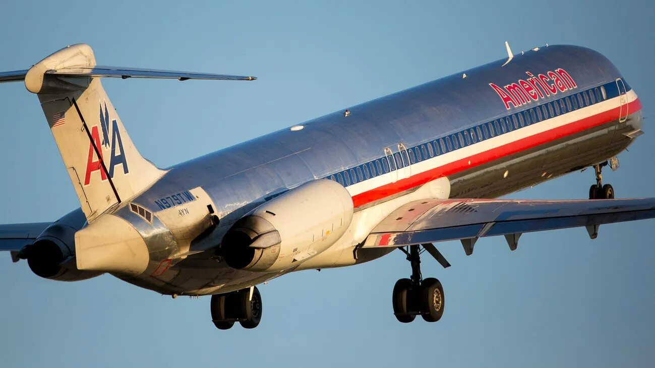 Мд 80. Макдоннелл Дуглас МД 80. MCDONNELL Douglas MD-80. MD 80 самолет. Макдональд Дуглас md80.