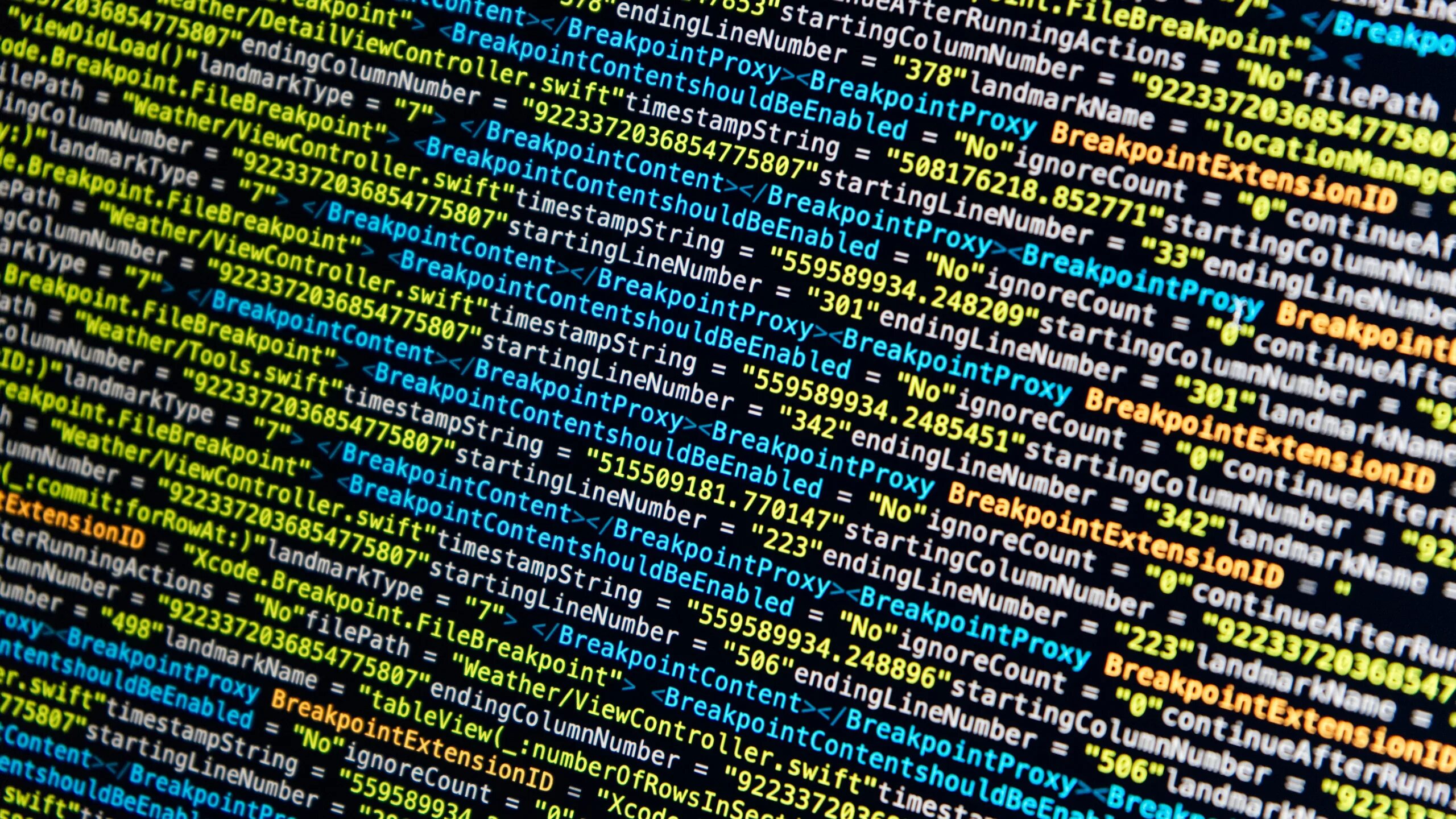В тексте много информации